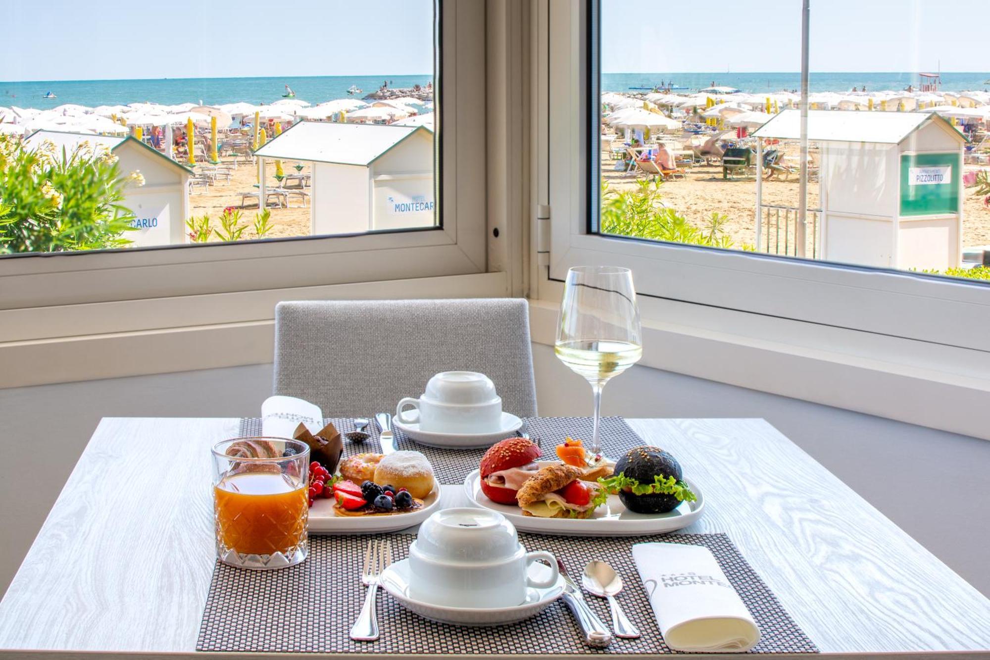Hotel Montecarlo 3 Stelle Superior Каорле Екстер'єр фото
