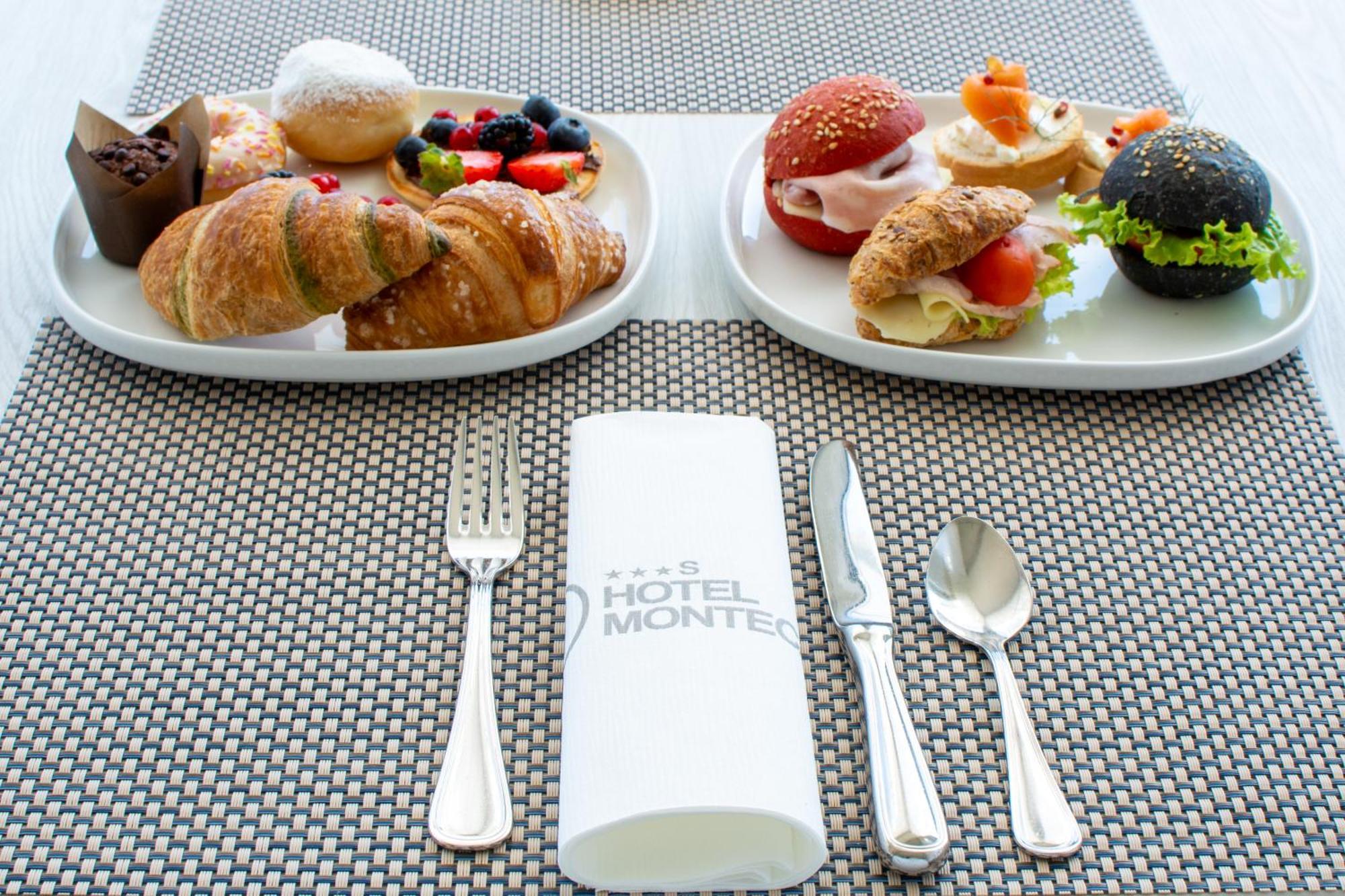 Hotel Montecarlo 3 Stelle Superior Каорле Екстер'єр фото