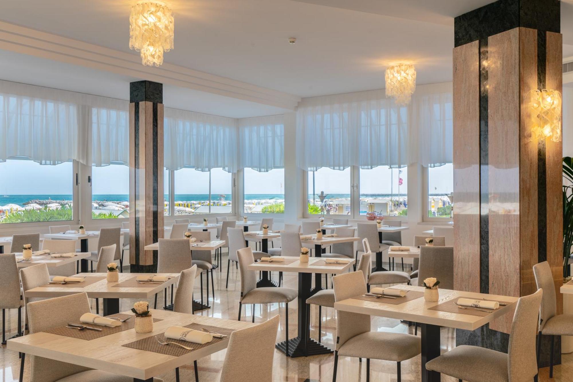 Hotel Montecarlo 3 Stelle Superior Каорле Екстер'єр фото