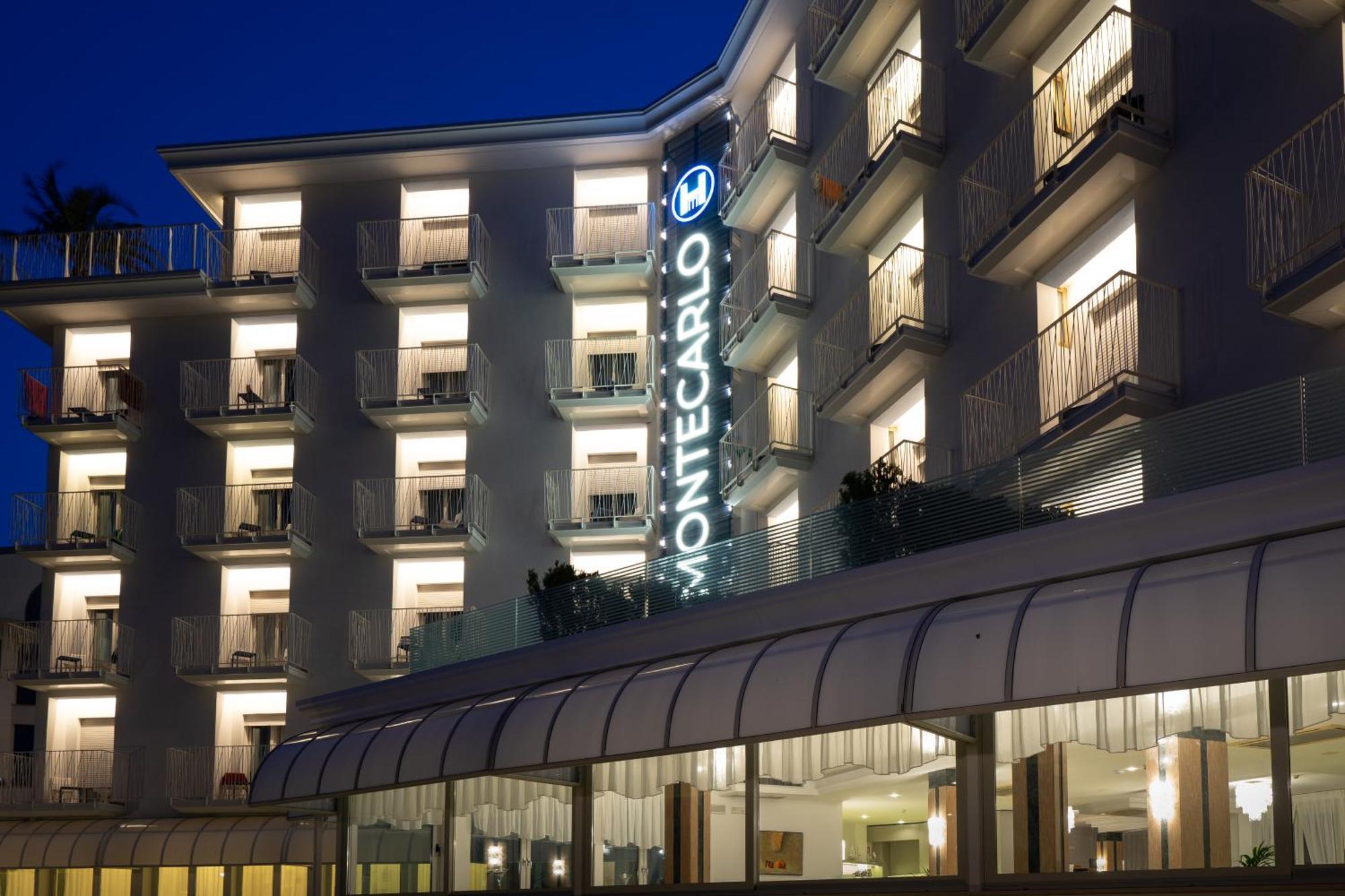 Hotel Montecarlo 3 Stelle Superior Каорле Екстер'єр фото