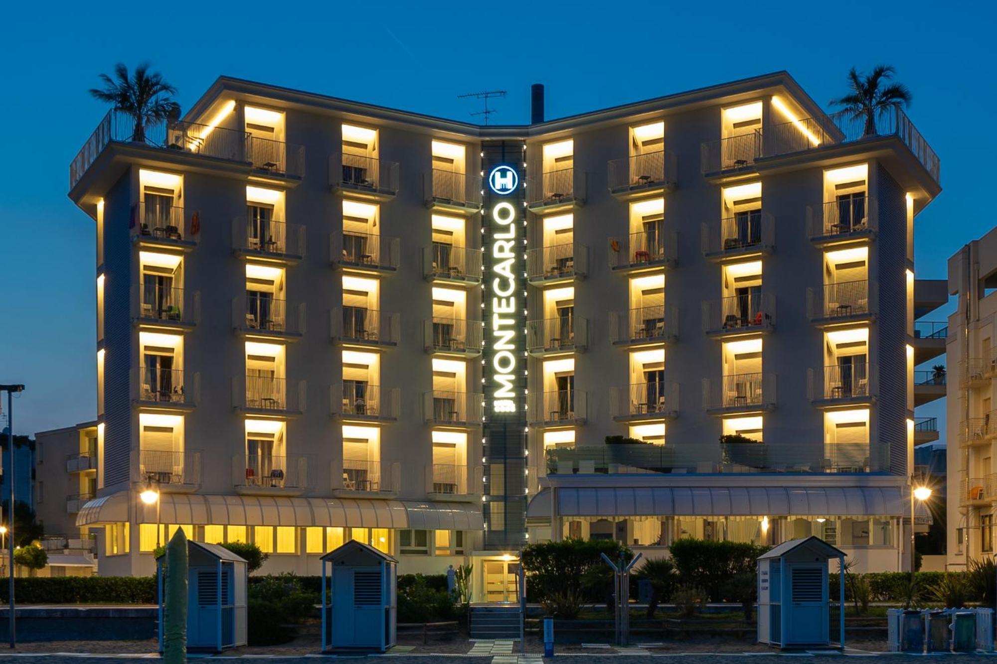 Hotel Montecarlo 3 Stelle Superior Каорле Екстер'єр фото
