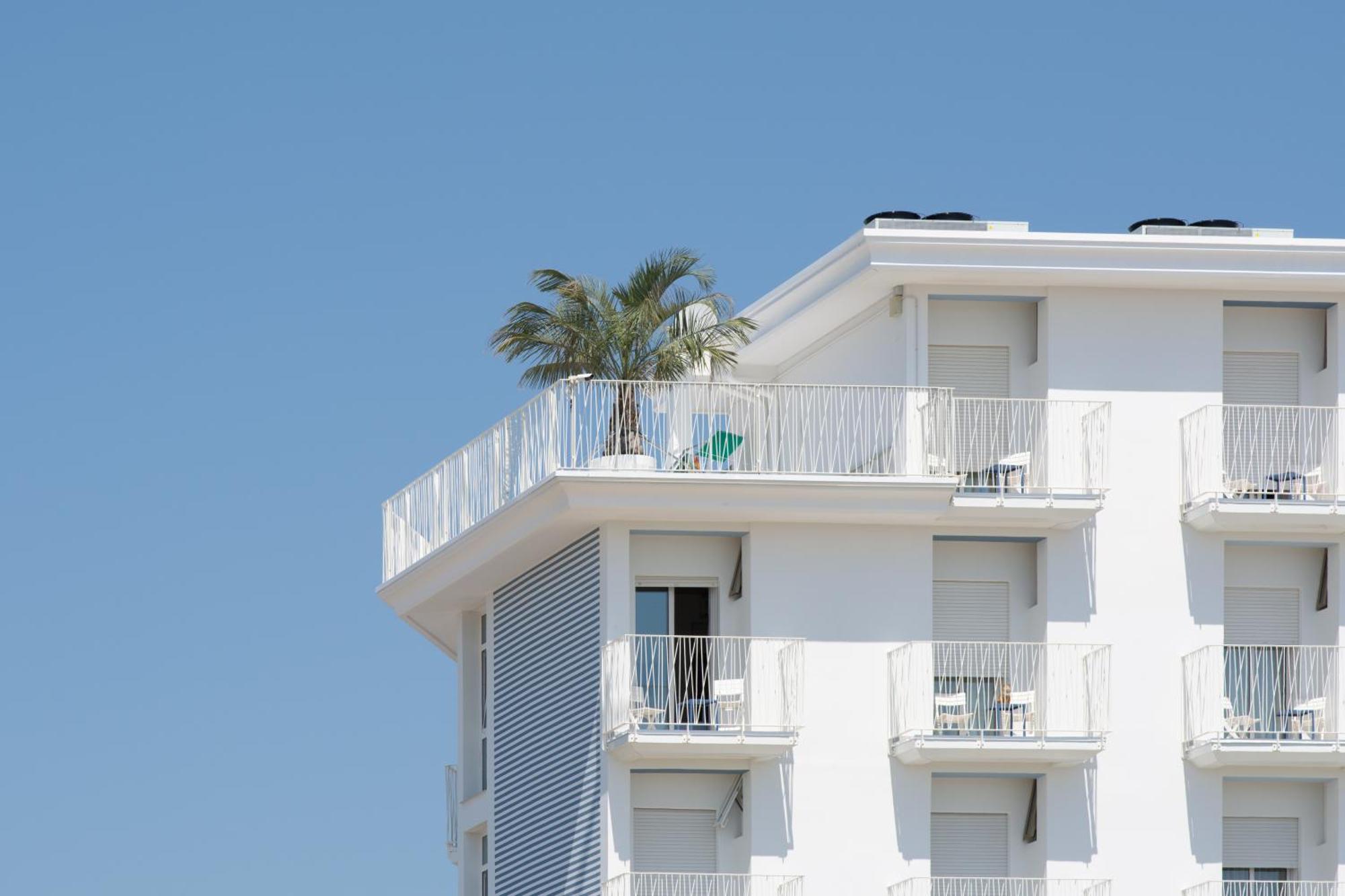 Hotel Montecarlo 3 Stelle Superior Каорле Екстер'єр фото