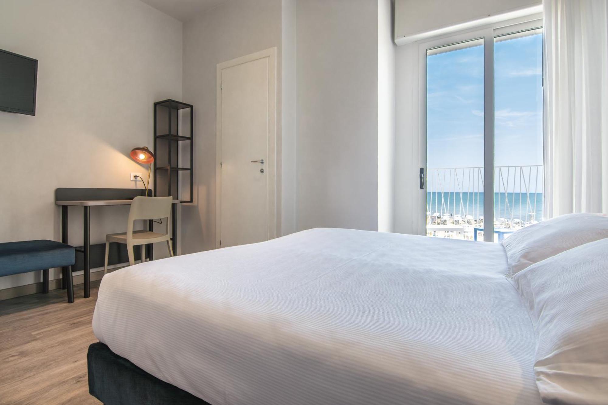 Hotel Montecarlo 3 Stelle Superior Каорле Екстер'єр фото